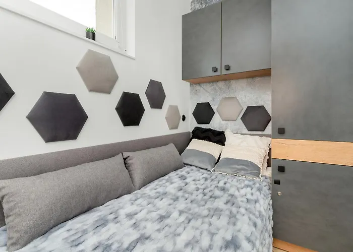 Przytulny Z Balkonem Bajki 5 By Rent Like Apartman *