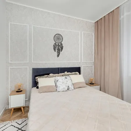 Przytulny Z Balkonem Bajki 5 By Renters *